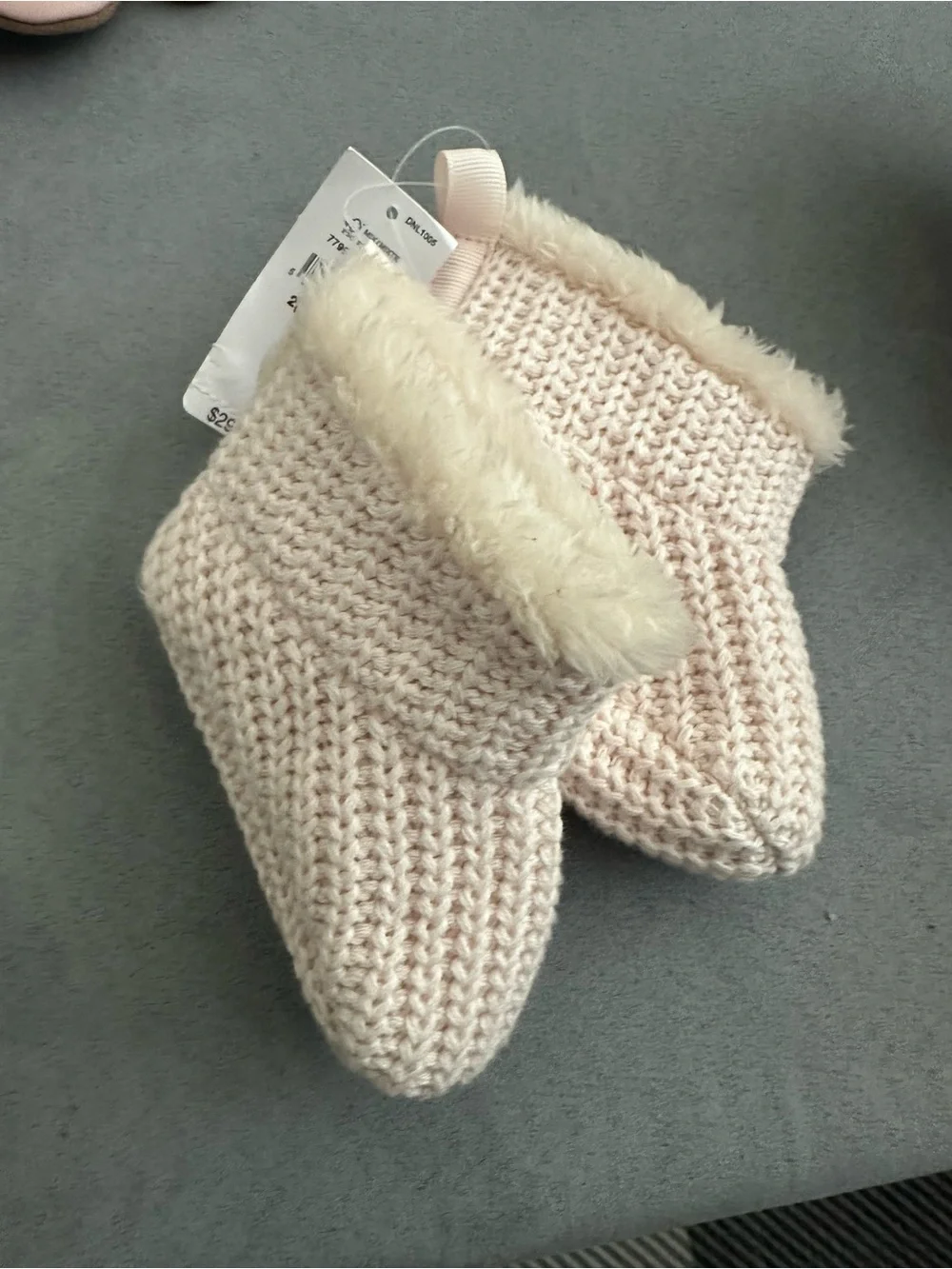 These are Gap Baby Sherpa-Lined Knit Booties in Oatmeal Heather. New with tags